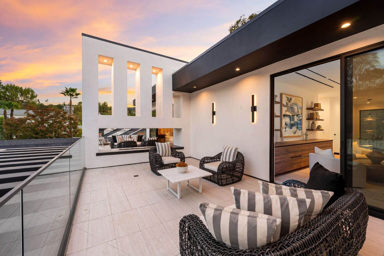 How to Design an Unforgettable Grand Entrance for Your Home